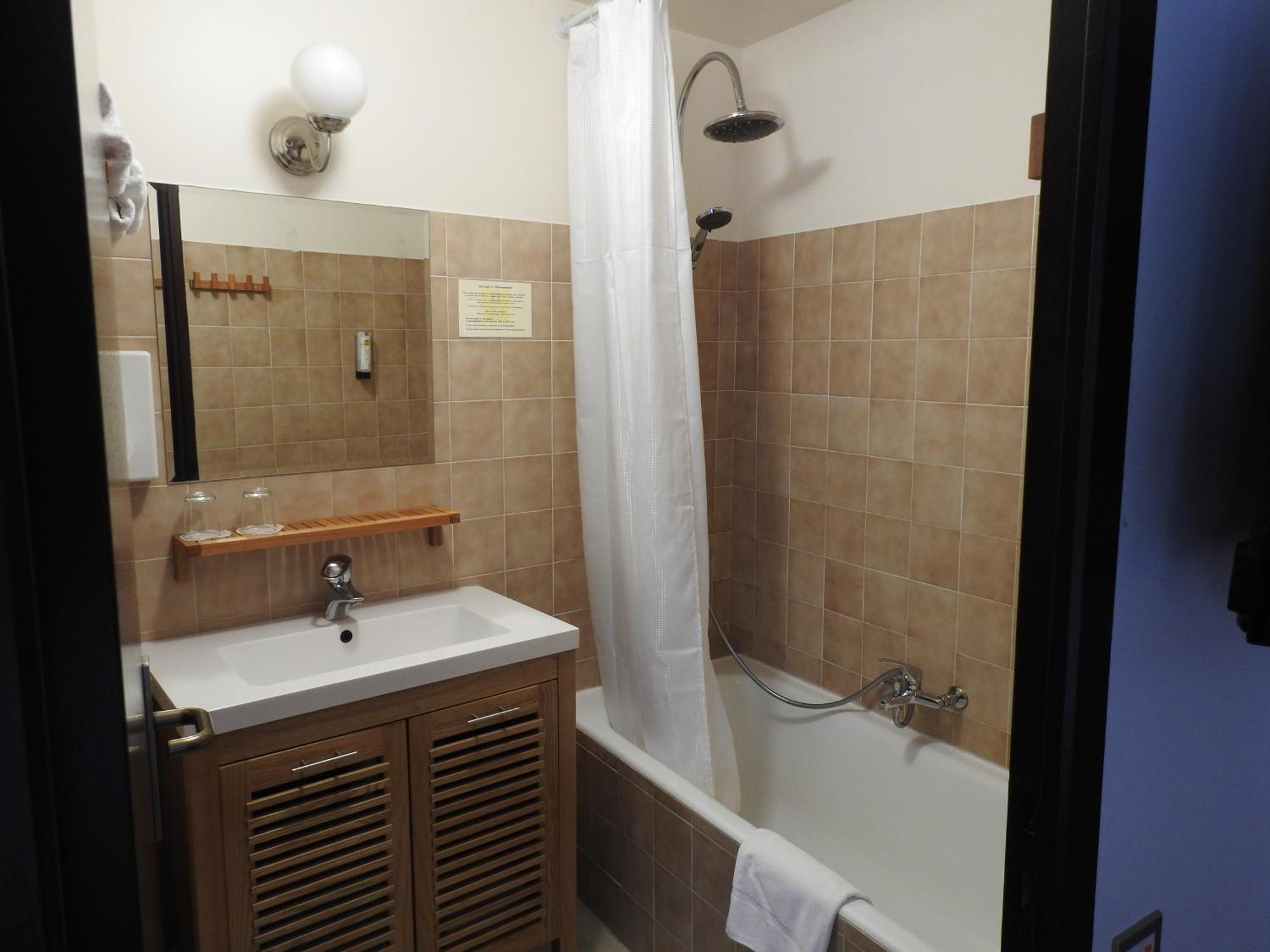 Le Barriol Hotel Saint-Julien-Chapteuil Luaran gambar