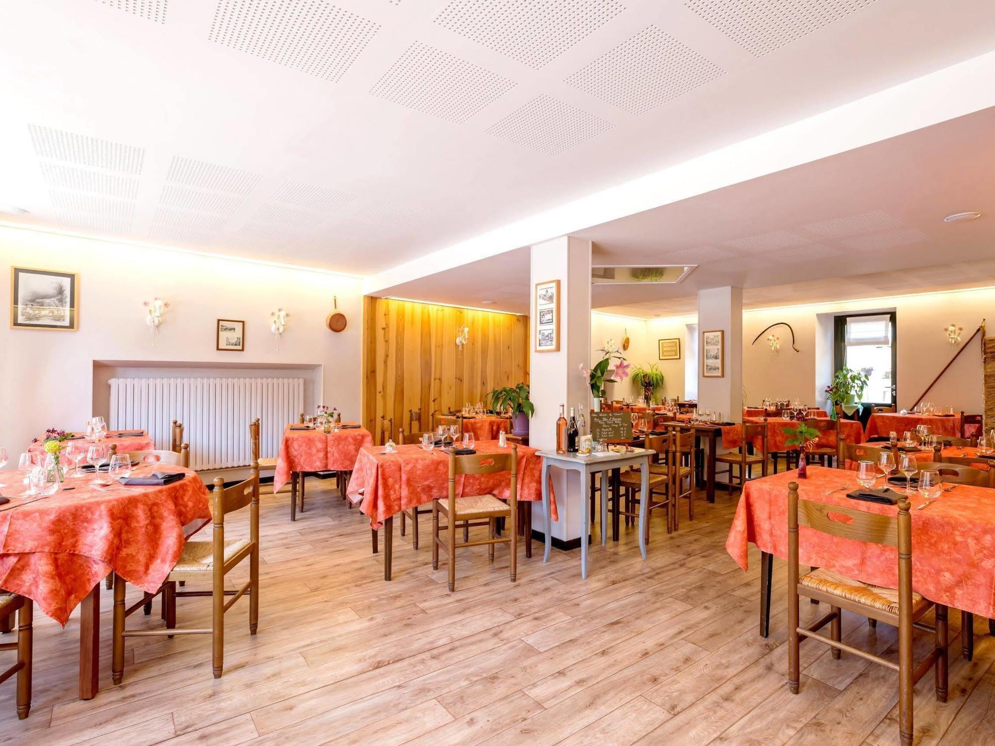 Le Barriol Hotel Saint-Julien-Chapteuil Luaran gambar