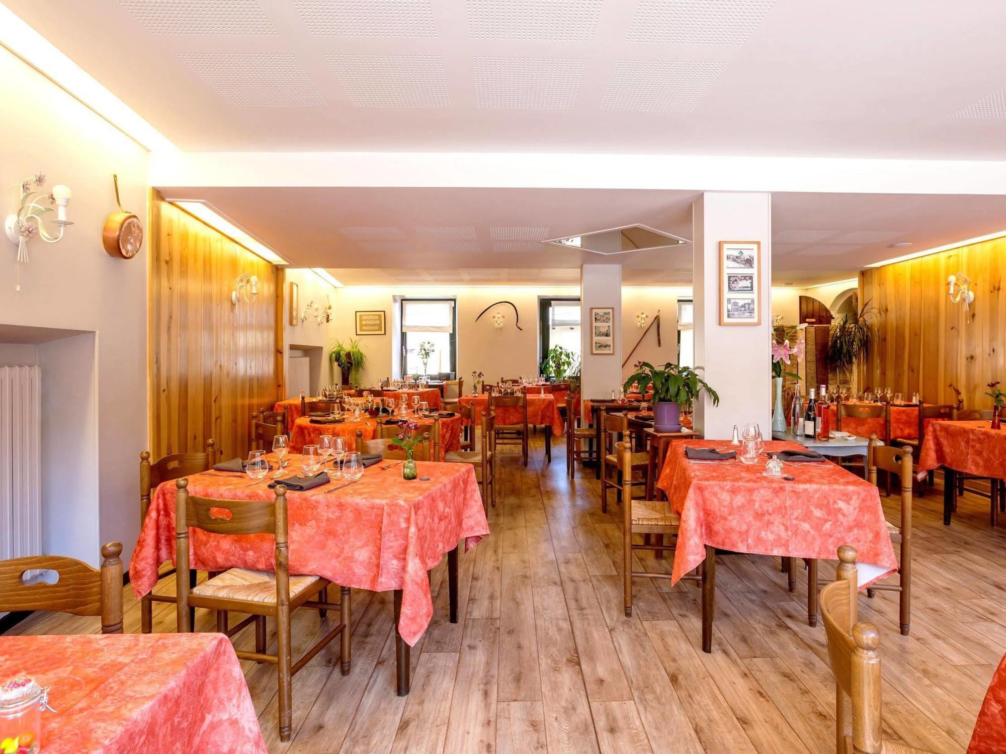 Le Barriol Hotel Saint-Julien-Chapteuil Luaran gambar